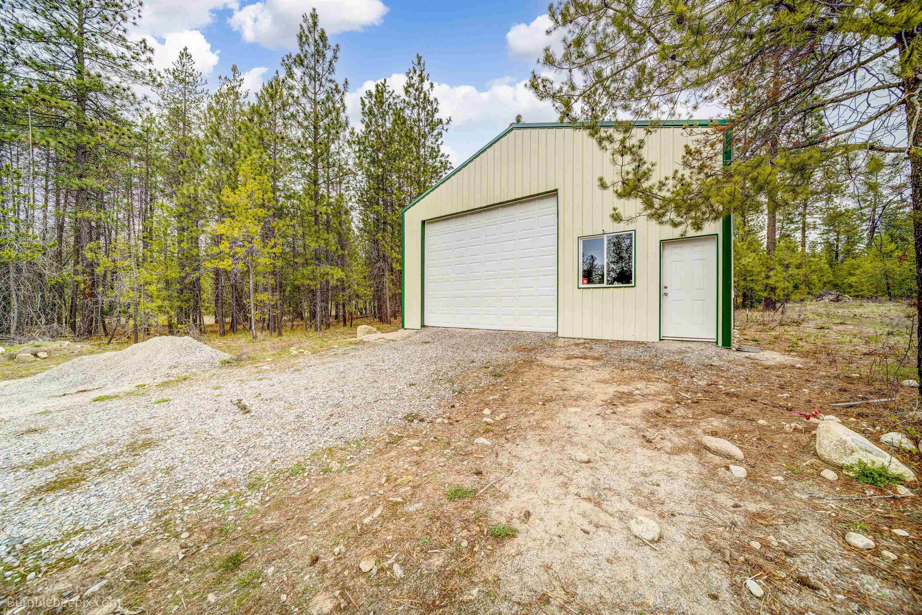 8505 East Valley Road Elk, WA 99009 - Photo 3 of 38