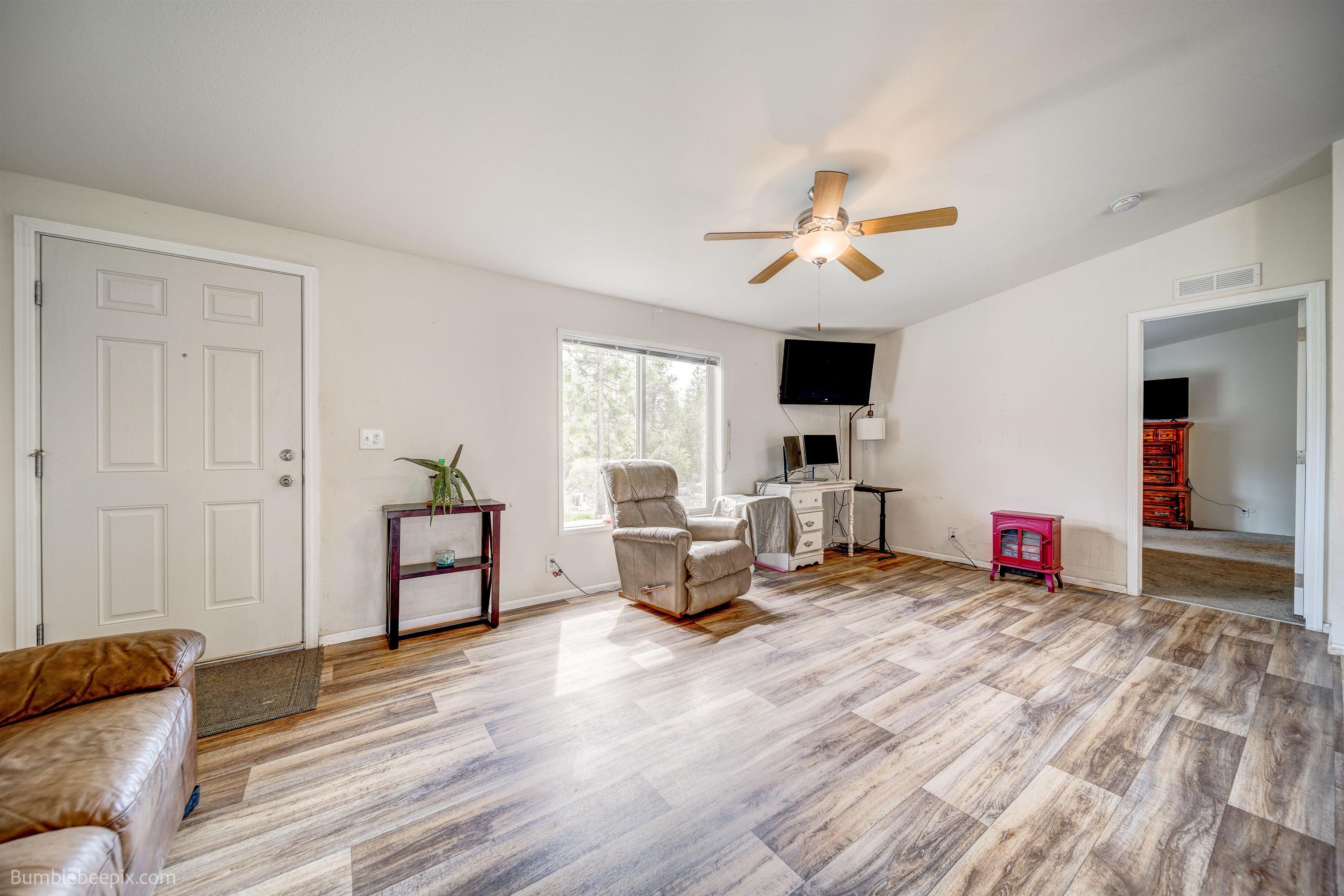 8505 East Valley Road Elk, WA 99009 - Photo 5 of 38