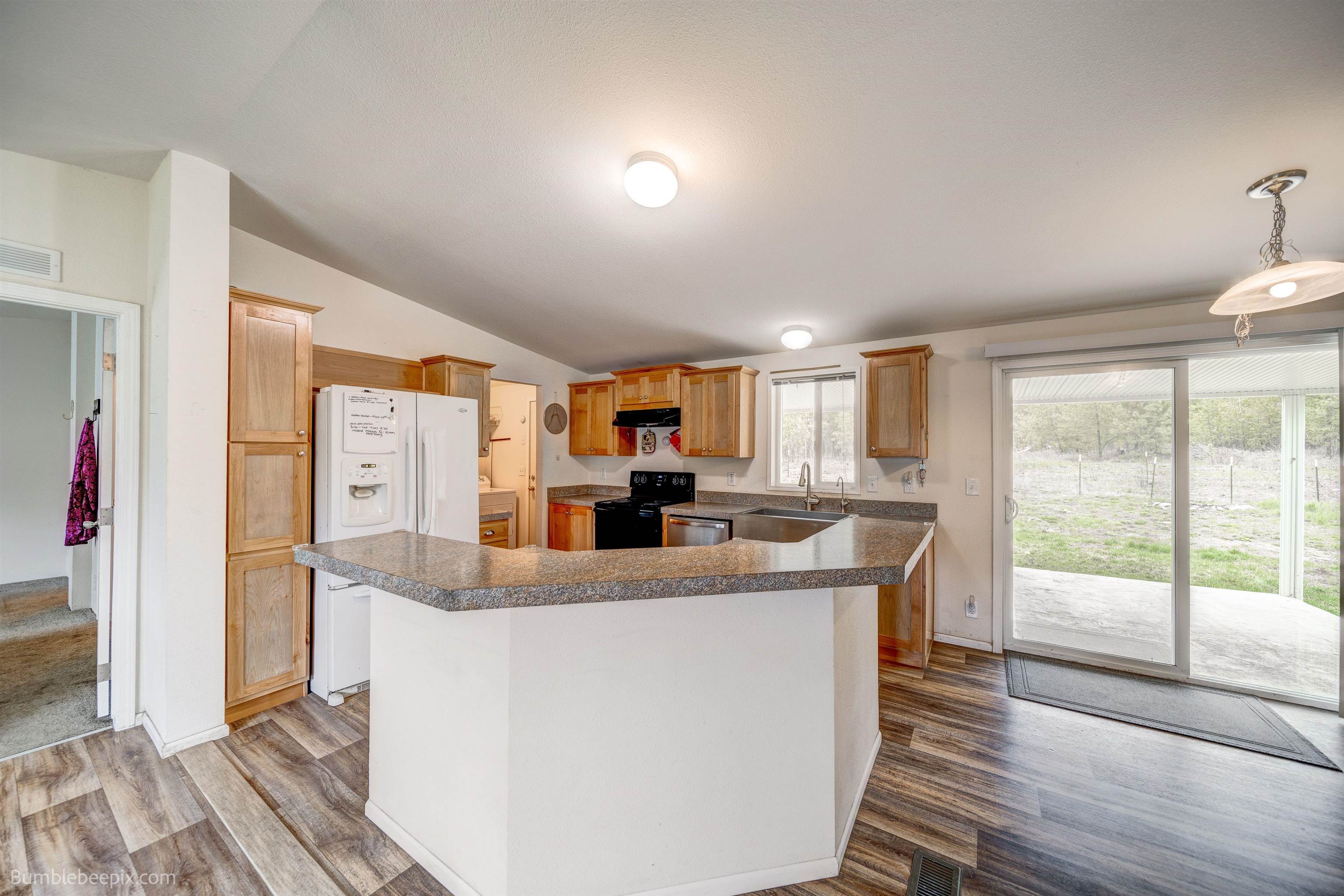 8505 East Valley Road Elk, WA 99009 - Photo 7 of 38