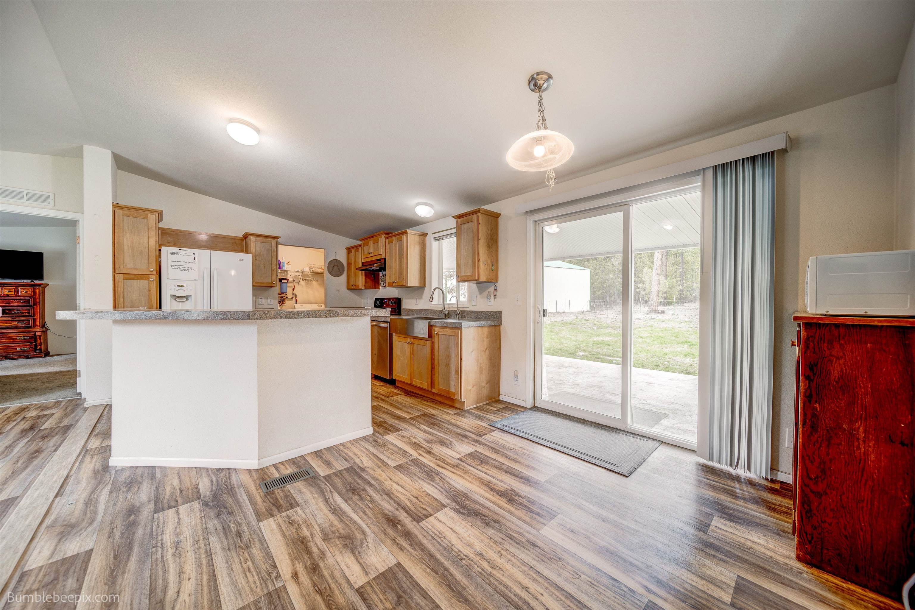 8505 East Valley Road Elk, WA 99009 - Photo 8 of 38