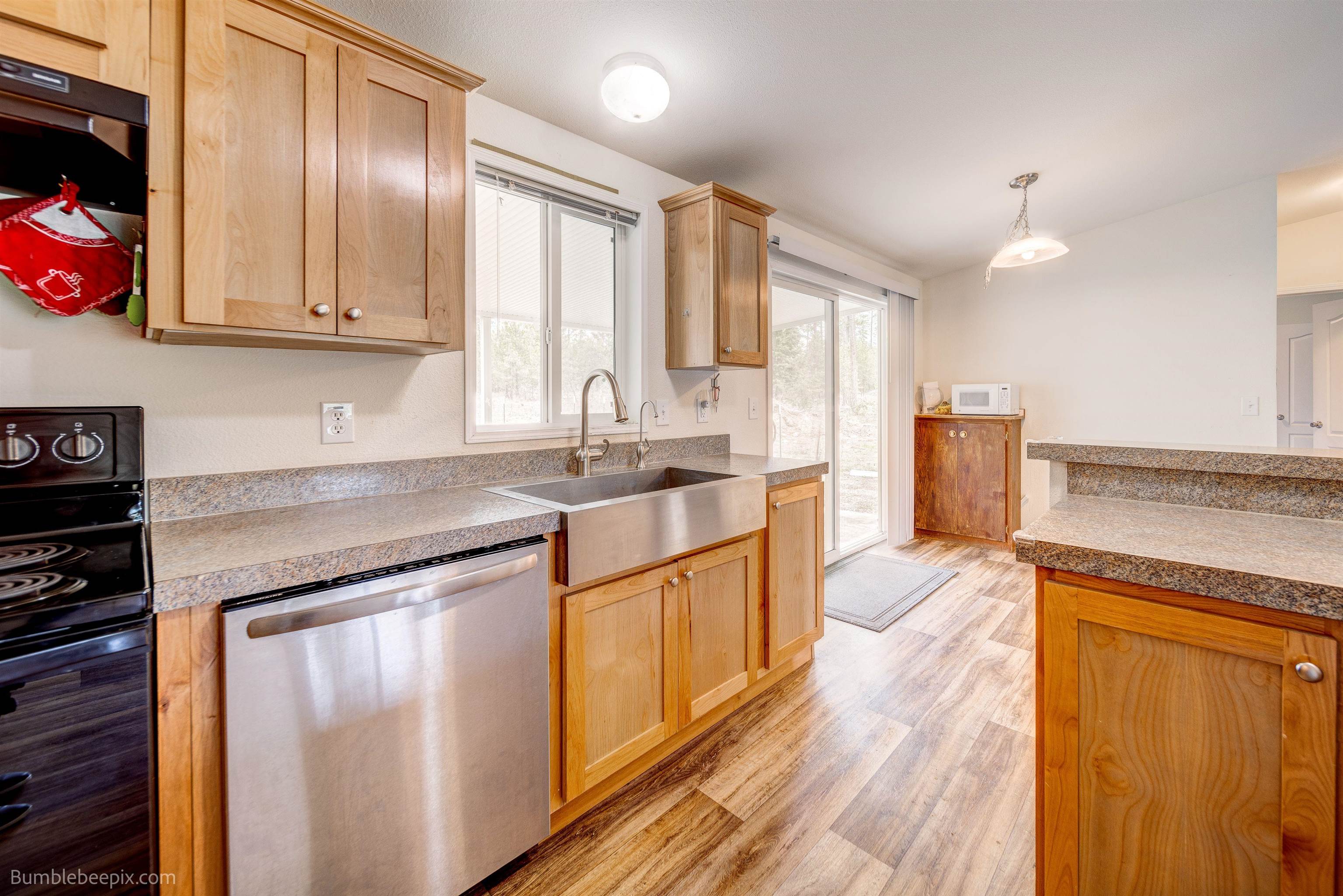 8505 East Valley Road Elk, WA 99009 - Photo 9 of 38