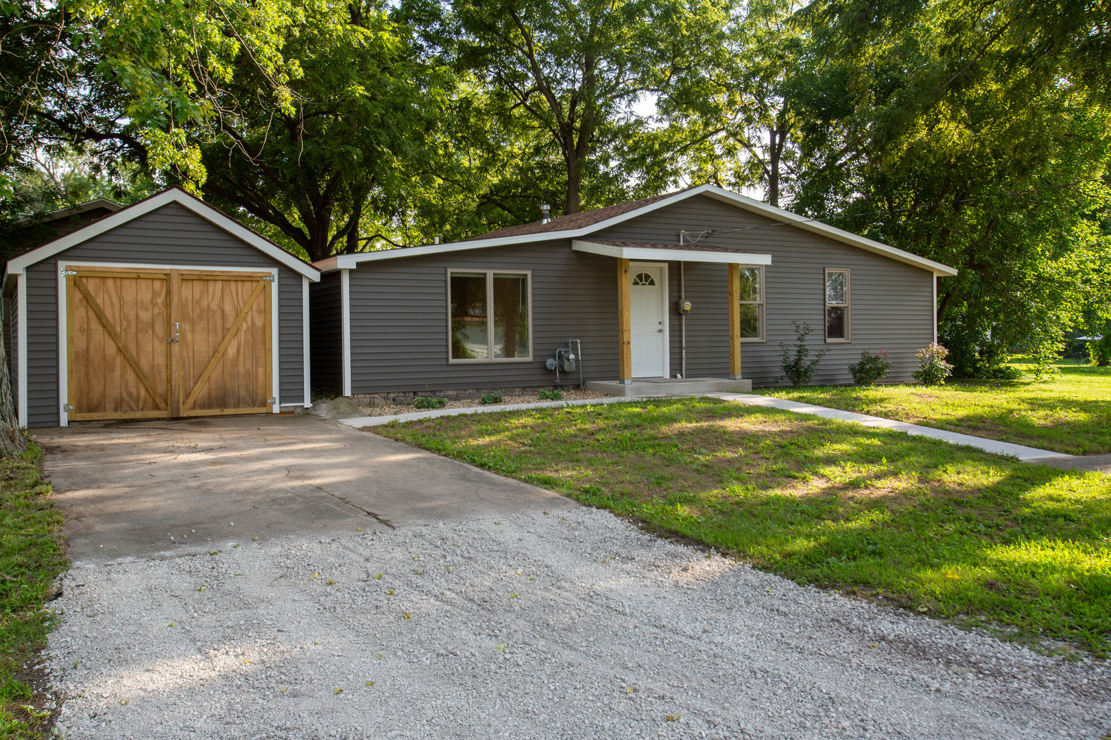 117 Clark Street Chenoa, IL 61726 - Photo 1 of 23 Gallery Image 1
