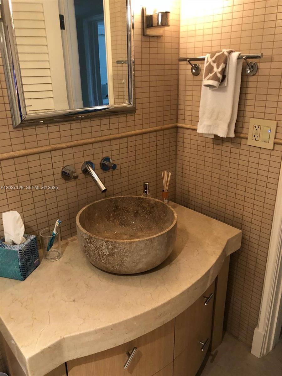 607 Ocean Drive, Unit 9K Key Biscayne, FL 33149 - Photo 15 of 31
