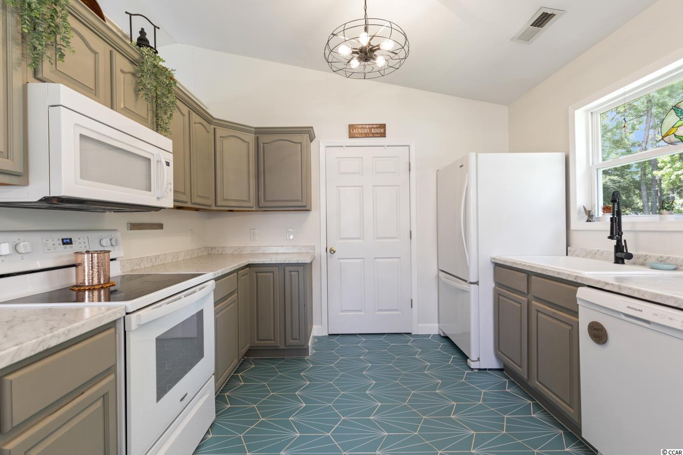 193 Savannah Street Georgetown, SC 29440 - Photo 9 of 20