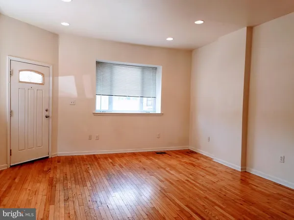 $1,250 | 1951 South 4th Street, Unit 1, Philadelphia, PA 19148