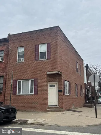 $1,250 | 1951 South 4th Street, Unit 1, Philadelphia, PA 19148