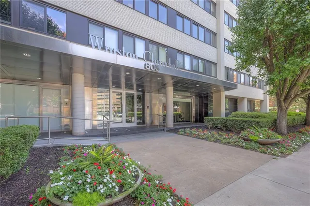 $350,000 | 803 West 48th Street, Unit 404, Kansas City, MO 64112