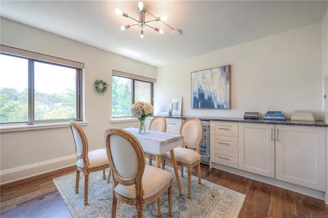 $350,000 | 803 West 48th Street, Unit 404, Kansas City, MO 64112