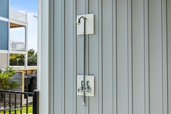 $1,620,000 | 1905 Emerald Drive, Emerald Isle, NC 28594