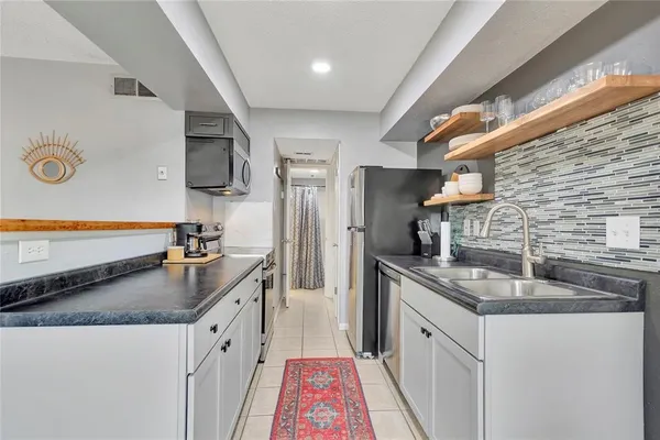 $1,450 | 2750 Holly Hall Street, Unit 812, Houston, TX 77054