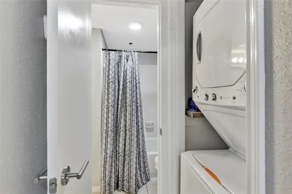 $1,450 | 2750 Holly Hall Street, Unit 812, Houston, TX 77054