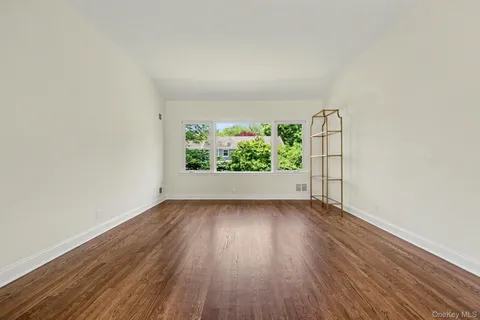 $1,250,000 | 38 Aspen Road, New Rochelle, NY 10804