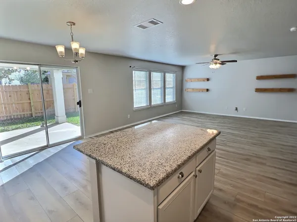 $2,100 | 406 Hampton Cove, Boerne, TX 78006
