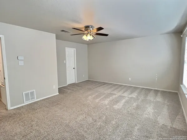 $2,100 | 406 Hampton Cove, Boerne, TX 78006