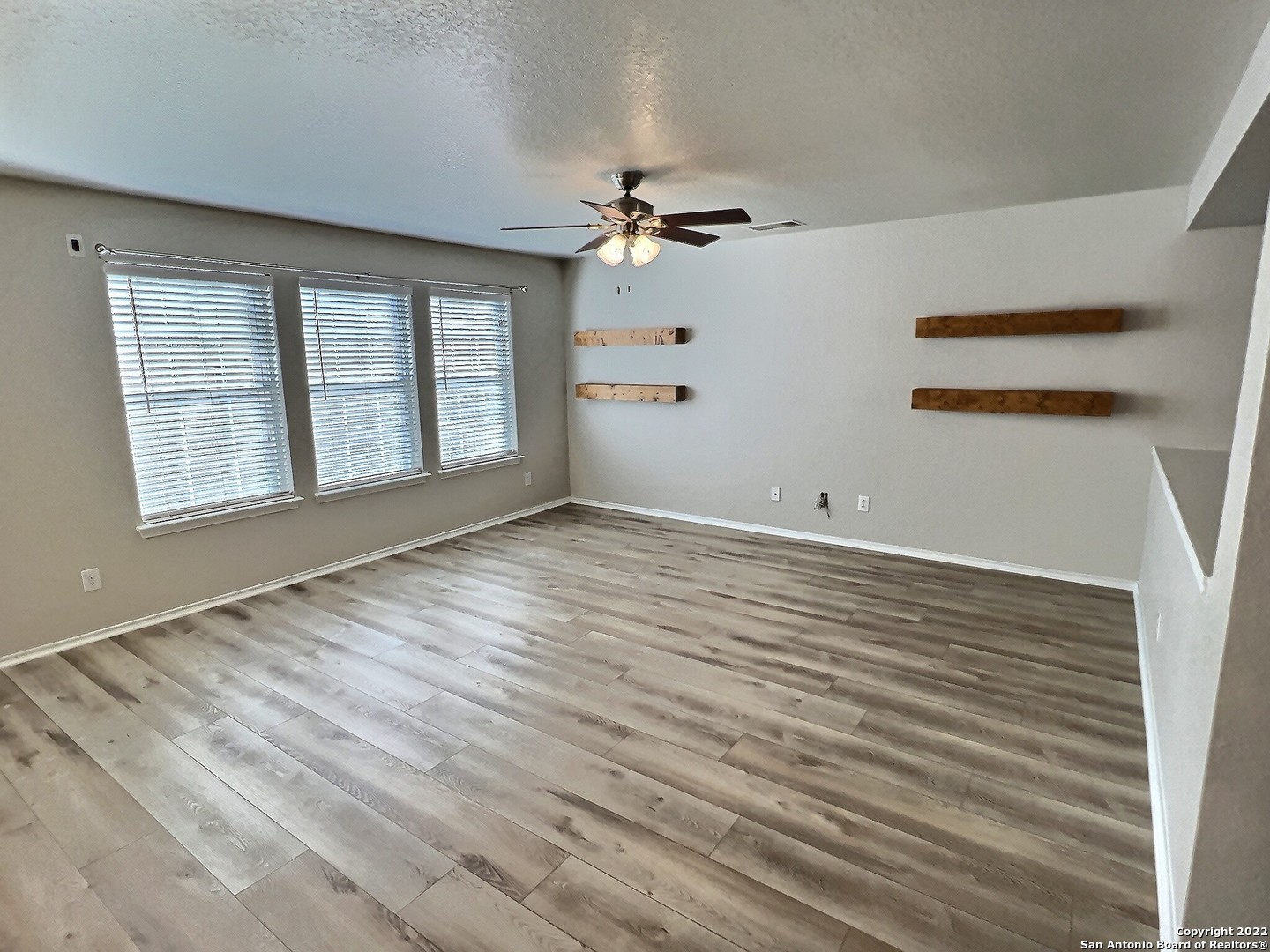 406 Hampton Cove Boerne, TX 78006 - Photo 3 of 24