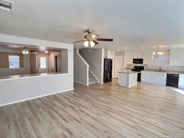 $2,100 | 406 Hampton Cove, Boerne, TX 78006