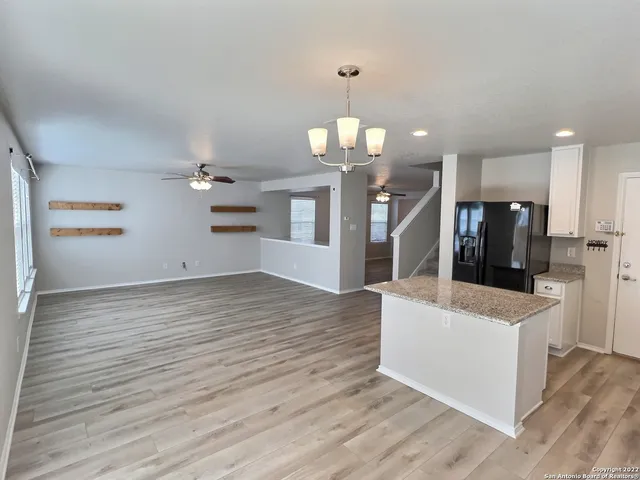 $2,100 | 406 Hampton Cove, Boerne, TX 78006