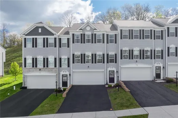 $325,000 | 2806 Canterbury Drive, Imperial, PA 15126