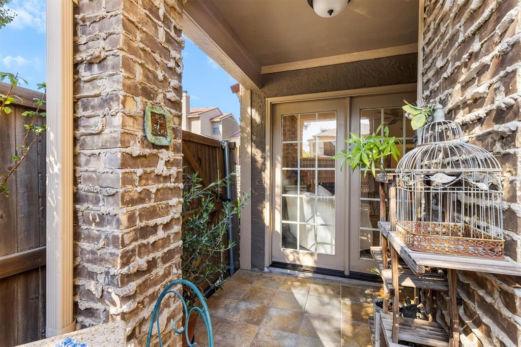 5200 Martel Avenue, Unit 32B Dallas, TX 75206 - Photo 23 of 35 a balcony view with a outdoor space