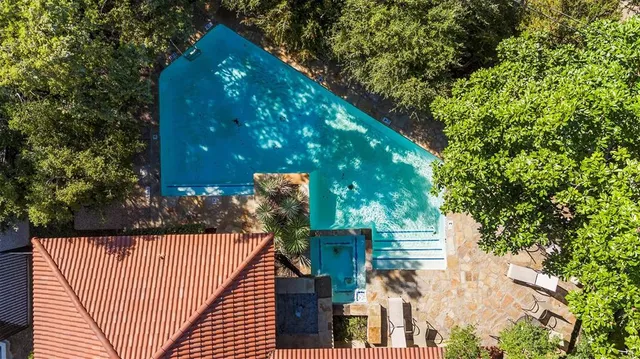 a view of deck and patio