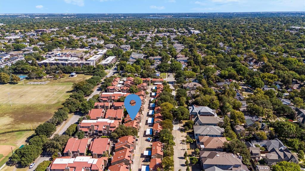 5200 Martel Avenue, Unit 32B Dallas, TX 75206 - Photo 28 of 35 an aerial view of a city