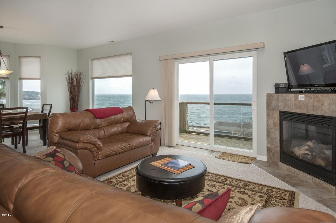 35-45 Northeast Clarke Street Depoe Bay, OR 97341 - Photo 16 of 48 Living Room-Snuggle Up