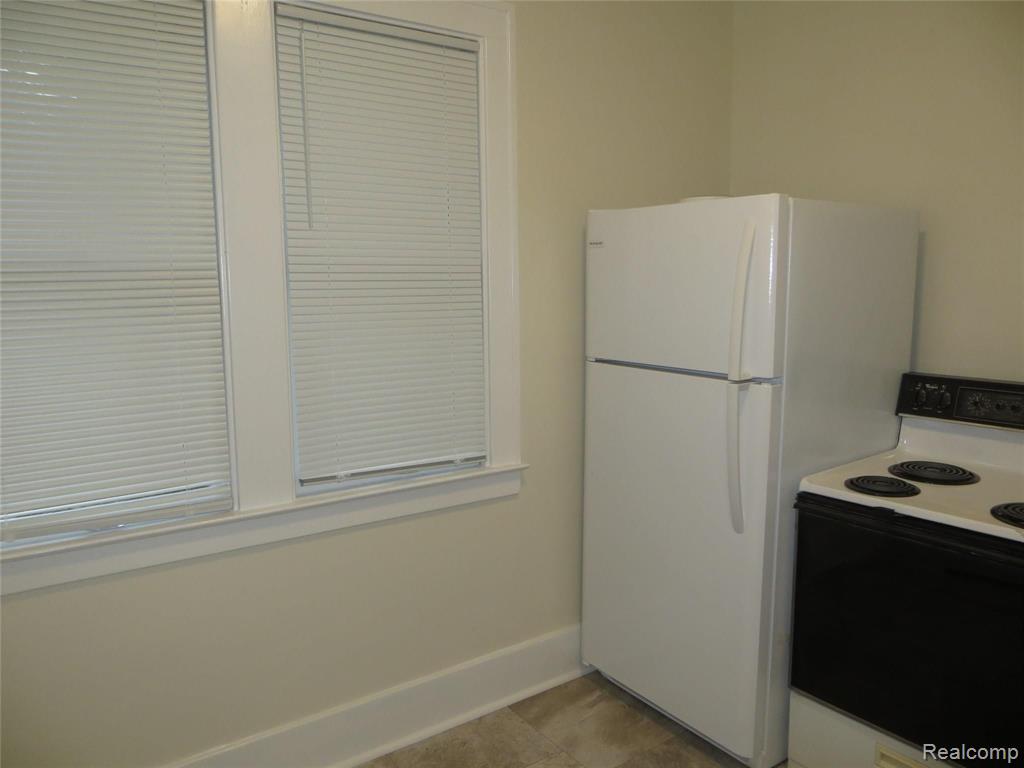 23053 Rausch Avenue Eastpointe, MI 48021 - Photo 25 of 53