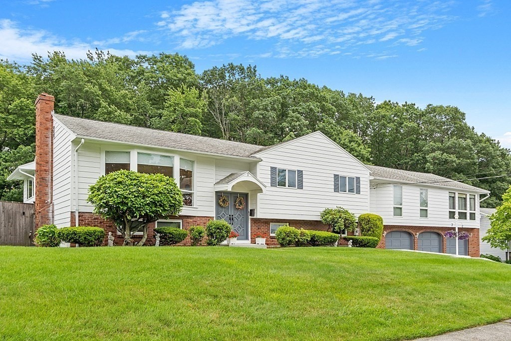 5 Apple Hill Road Peabody, MA 01960 - Photo 1 of 36 Gallery Image 1