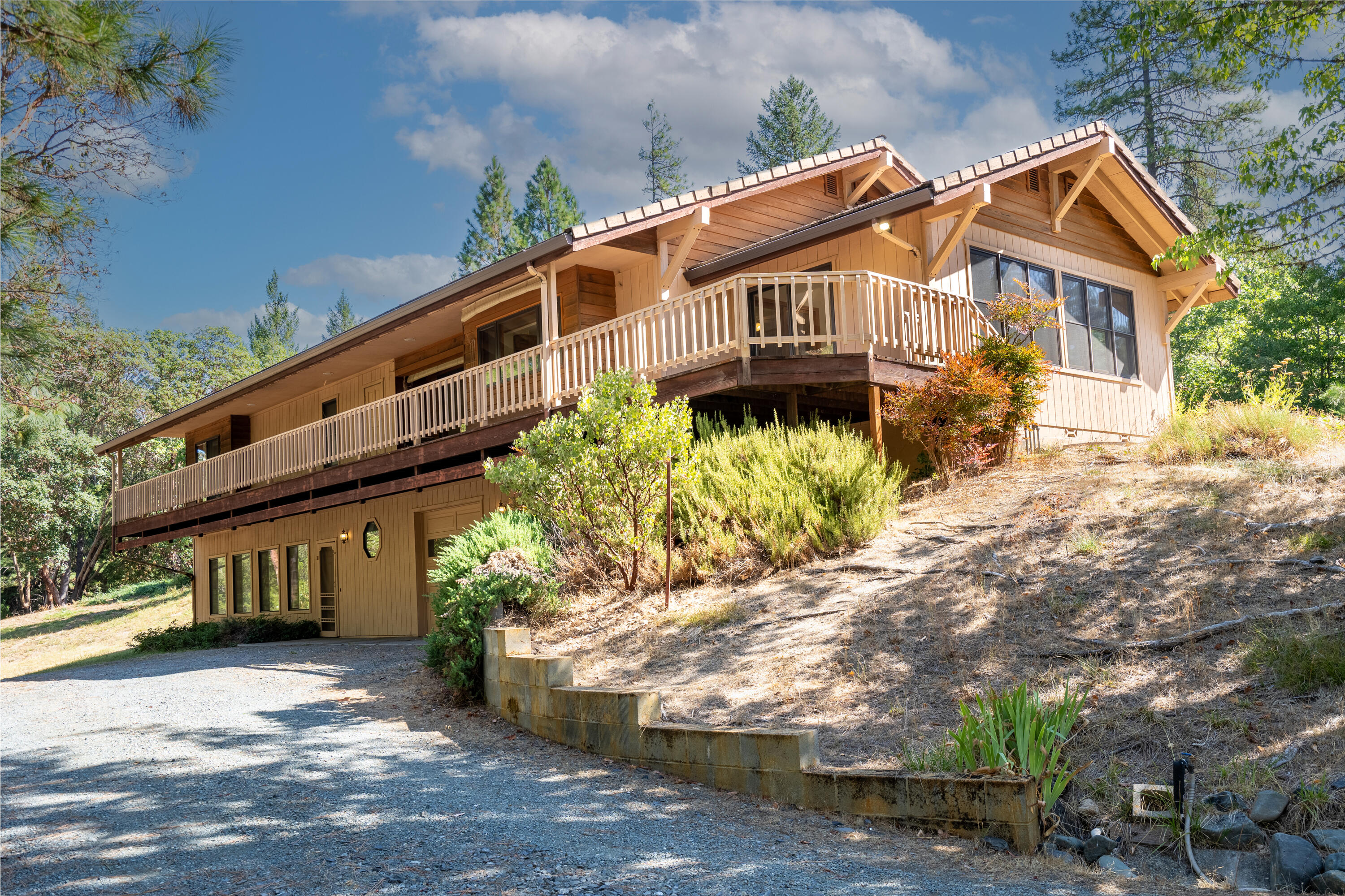 841 Peco Road Grants Pass, OR 97526 - Photo 1 of 44 DSC00730-HDR-House