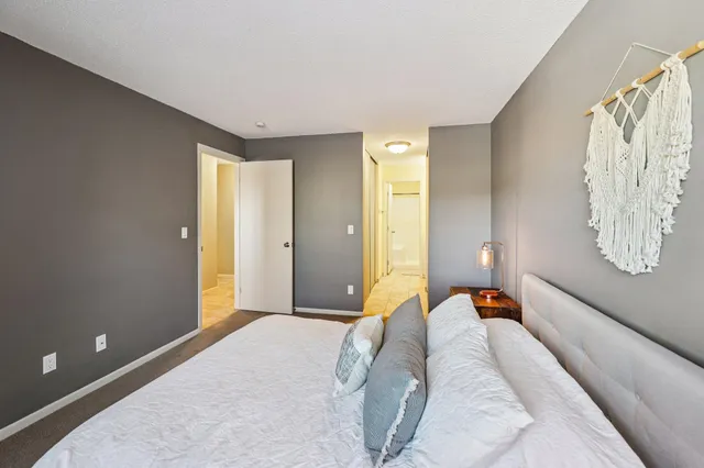 $180,000 | 3425 Golfview Drive, Unit 216, Eagan, MN 55123