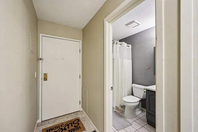 $180,000 | 3425 Golfview Drive, Unit 216, Eagan, MN 55123