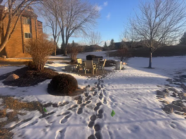 $180,000 | 3425 Golfview Drive, Unit 216, Eagan, MN 55123