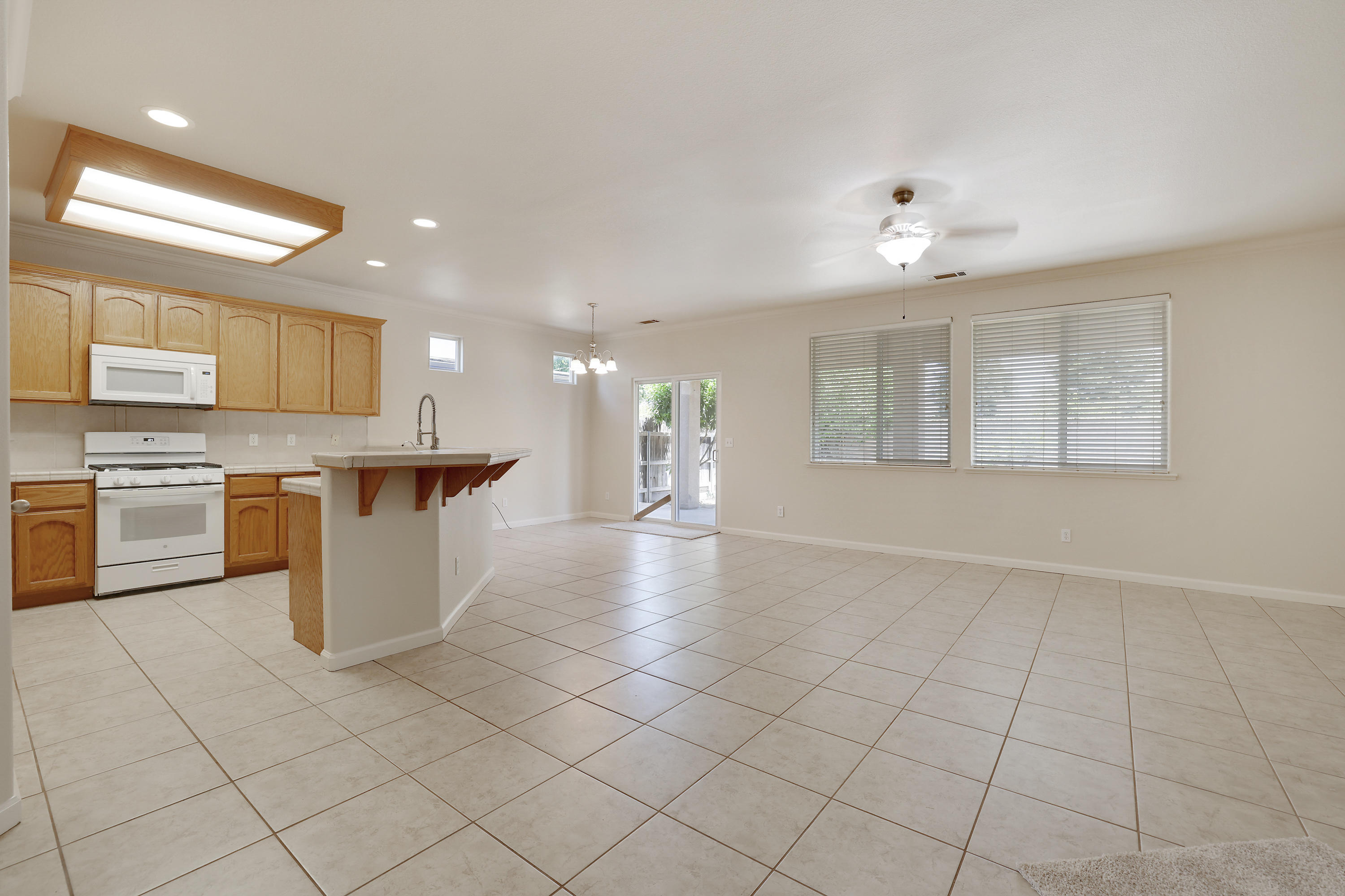 651 Leta Mae Court Exeter, CA 93221 - Photo 8 of 34 d50a2523