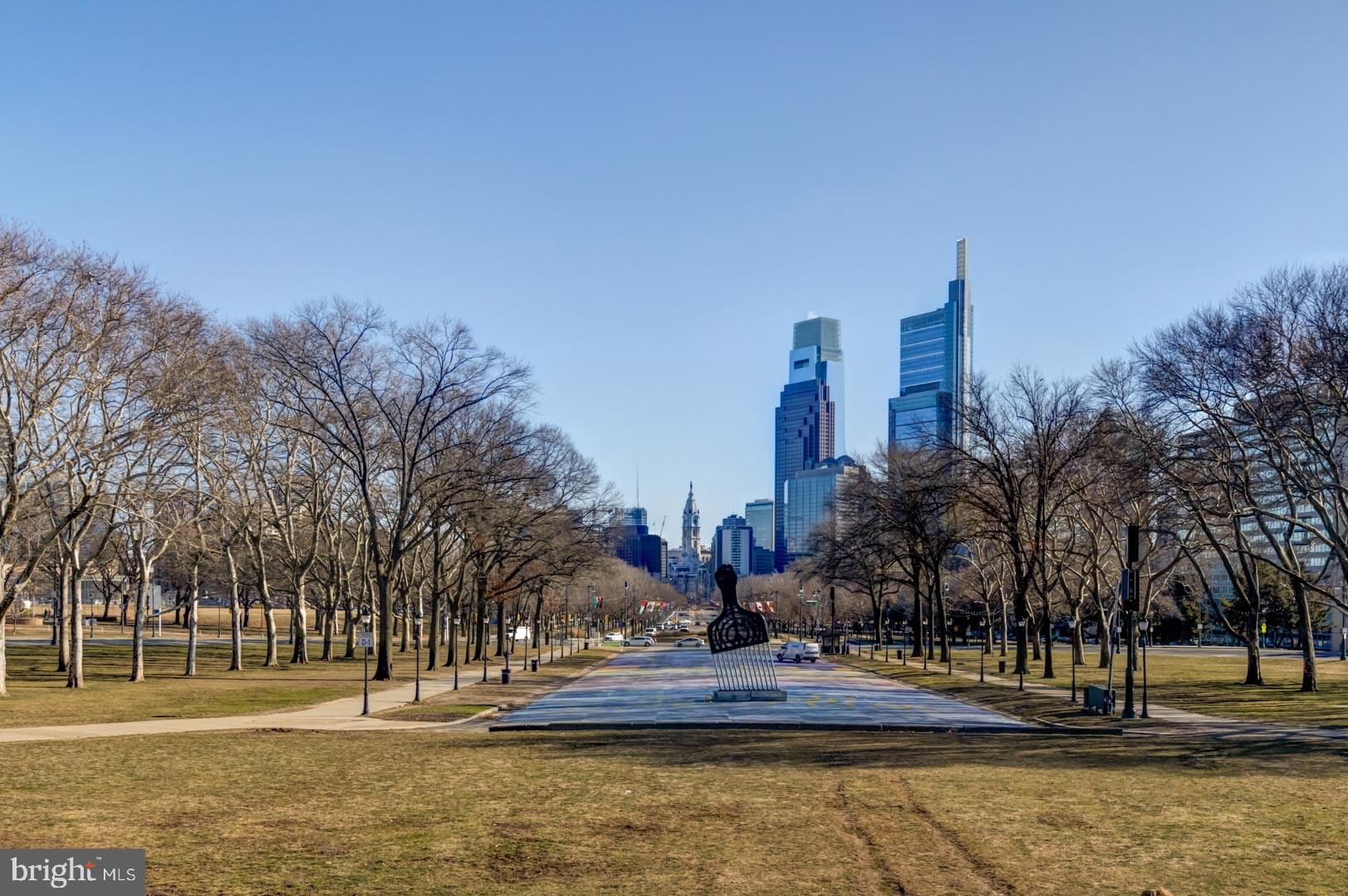 2001 Hamilton Street, Unit 927 Philadelphia, PA 19130 - Photo 26 of 26 a view of a yard with palm trees