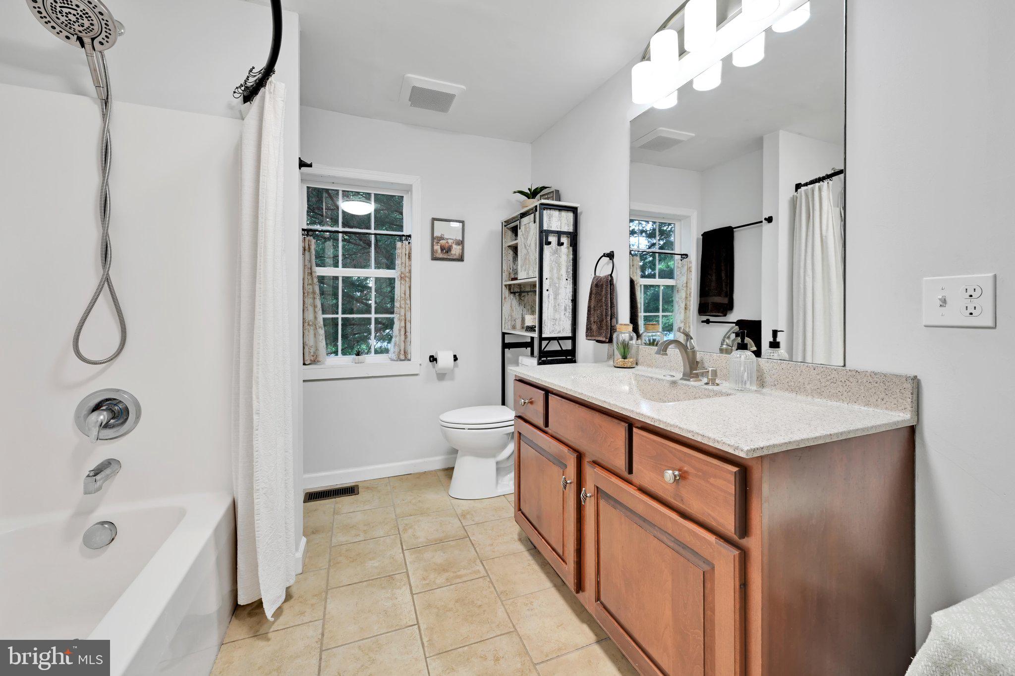 403 West 28th Division Highway Lititz, PA 17543 - Photo 19 of 36 Full Bathroom w/ Tub-Shower
