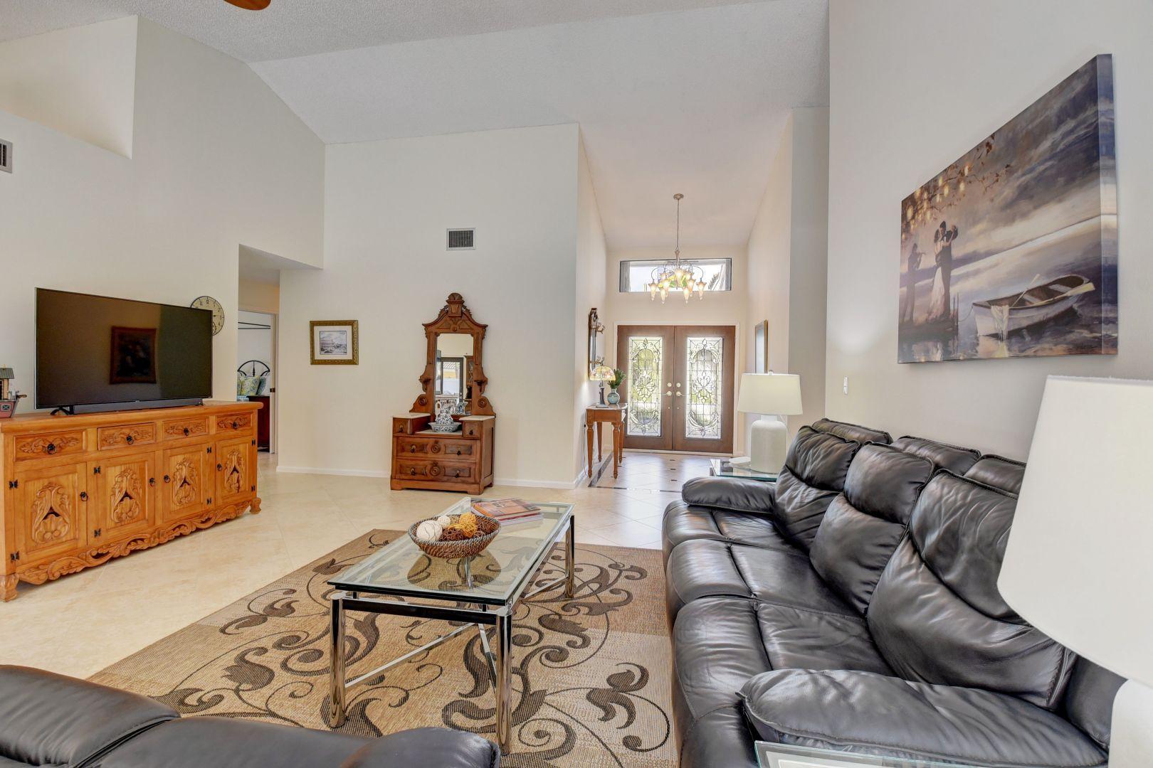 314 Sequoia Lane Boca Raton, FL 33487 - Photo 28 of 38 Living Room