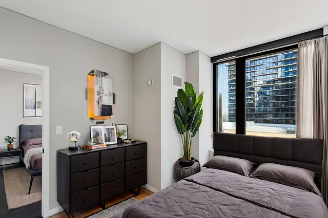 $1,735 | 465 Nicollet Mall, Unit 1202, Minneapolis, MN 55401