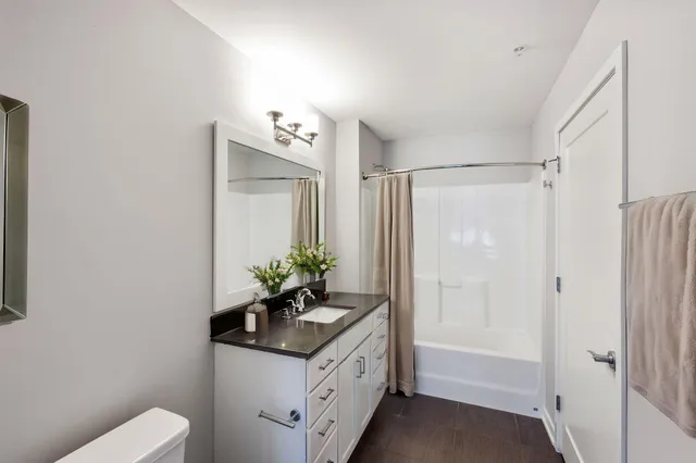 $1,735 | 465 Nicollet Mall, Unit 1202, Minneapolis, MN 55401