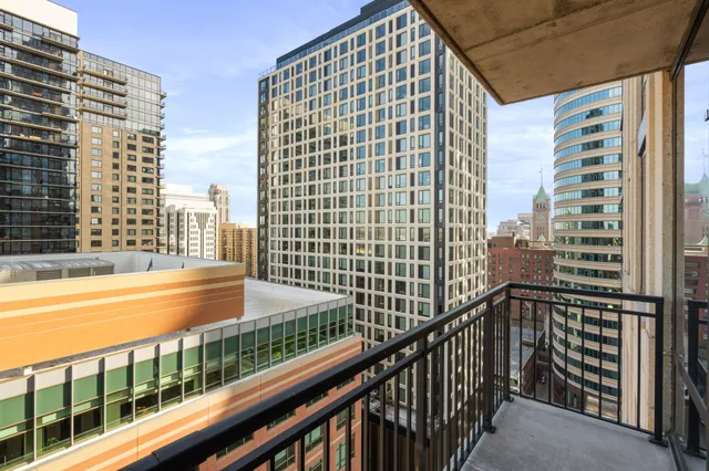$1,735 | 465 Nicollet Mall, Unit 1202, Minneapolis, MN 55401
