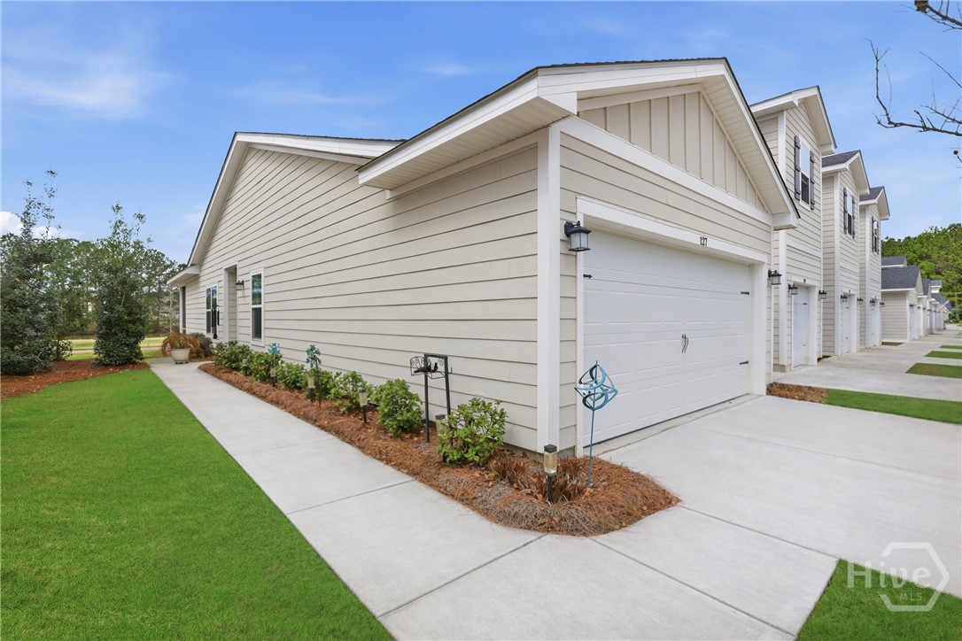 127 Danbury Court Pooler, GA 31322 - Photo 7 of 44