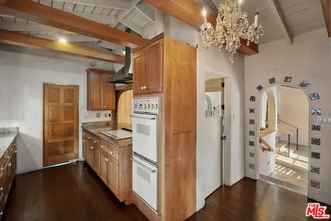 $6,750,000 | 14900 Camarosa Drive, Pacific Palisades, CA 90272