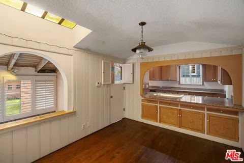 $6,750,000 | 14900 Camarosa Drive, Pacific Palisades, CA 90272