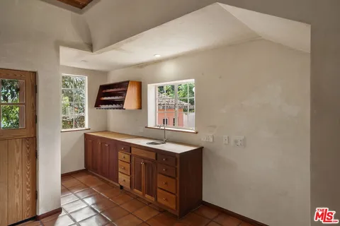 $6,750,000 | 14900 Camarosa Drive, Pacific Palisades, CA 90272