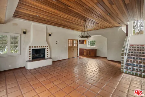 $6,750,000 | 14900 Camarosa Drive, Pacific Palisades, CA 90272