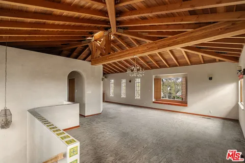 $6,750,000 | 14900 Camarosa Drive, Pacific Palisades, CA 90272