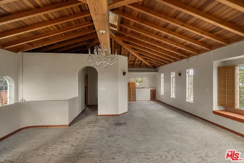 $6,750,000 | 14900 Camarosa Drive, Pacific Palisades, CA 90272