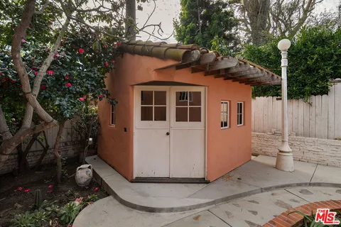 $6,750,000 | 14900 Camarosa Drive, Pacific Palisades, CA 90272