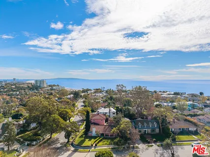 $6,750,000 | 14900 Camarosa Drive, Pacific Palisades, CA 90272