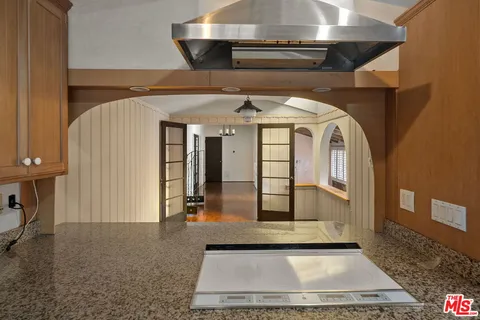 $6,750,000 | 14900 Camarosa Drive, Pacific Palisades, CA 90272