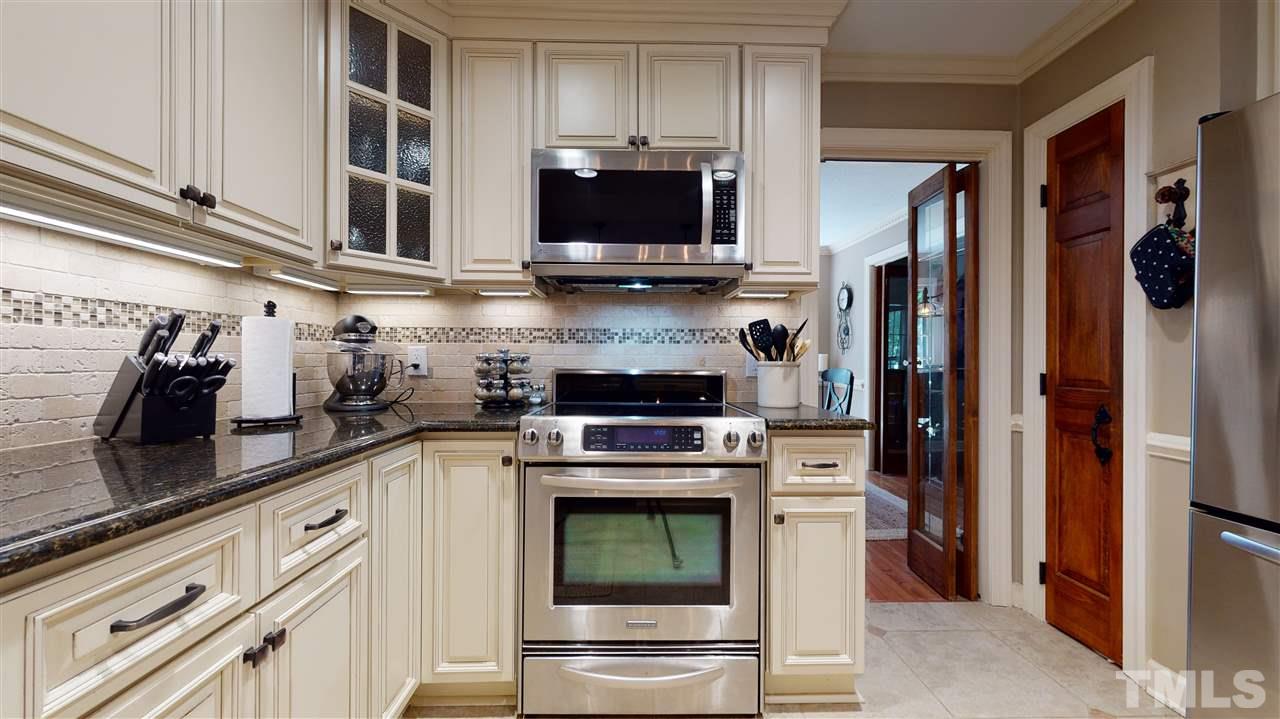 9312 Foxburrow Court Raleigh, NC 27613 - Photo 8 of 30